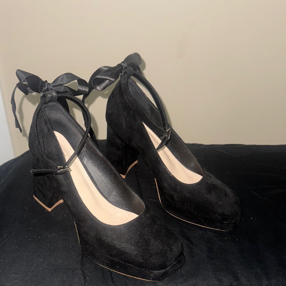 Elegant Black Women's Shoes